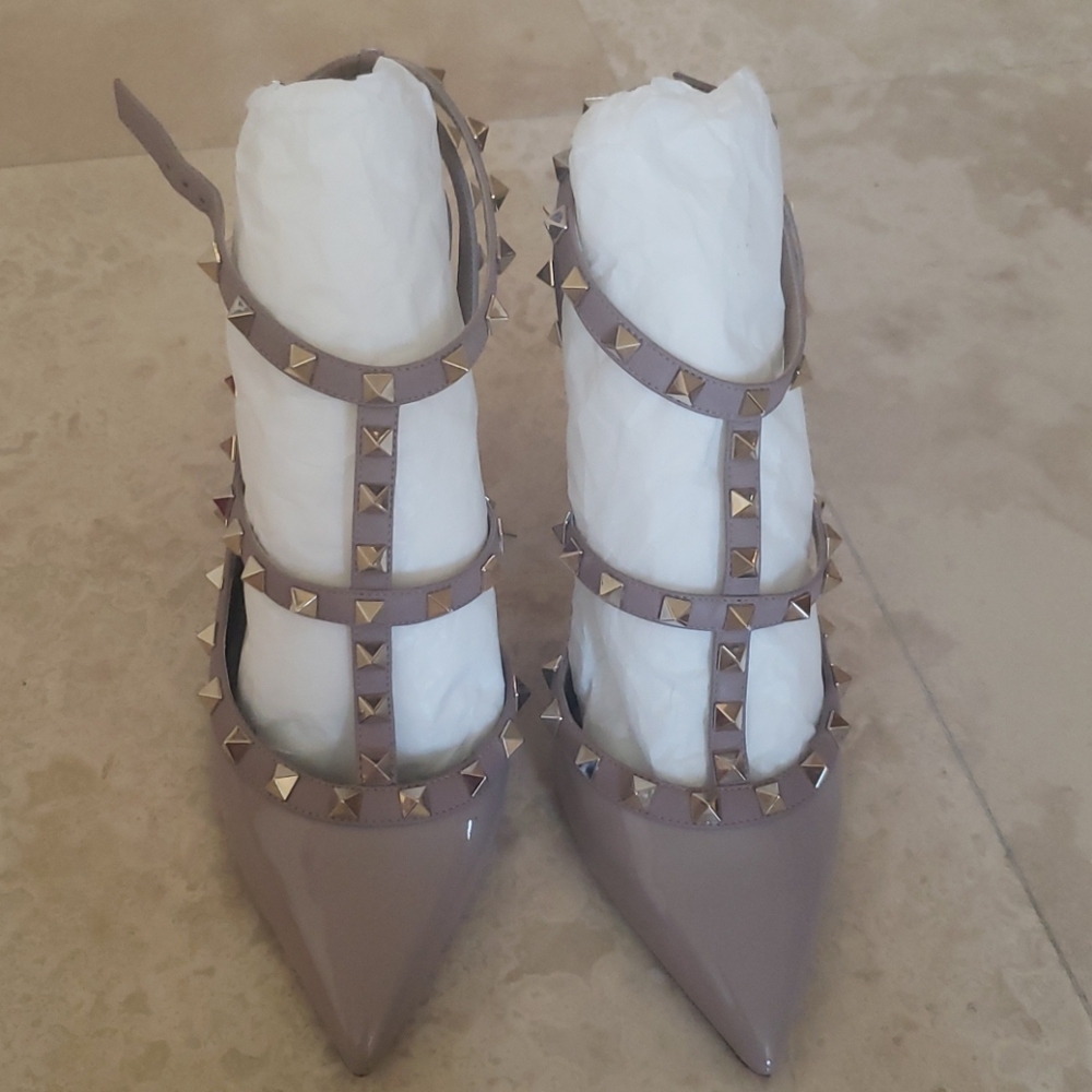 Nude VALENTINO rockstud heels